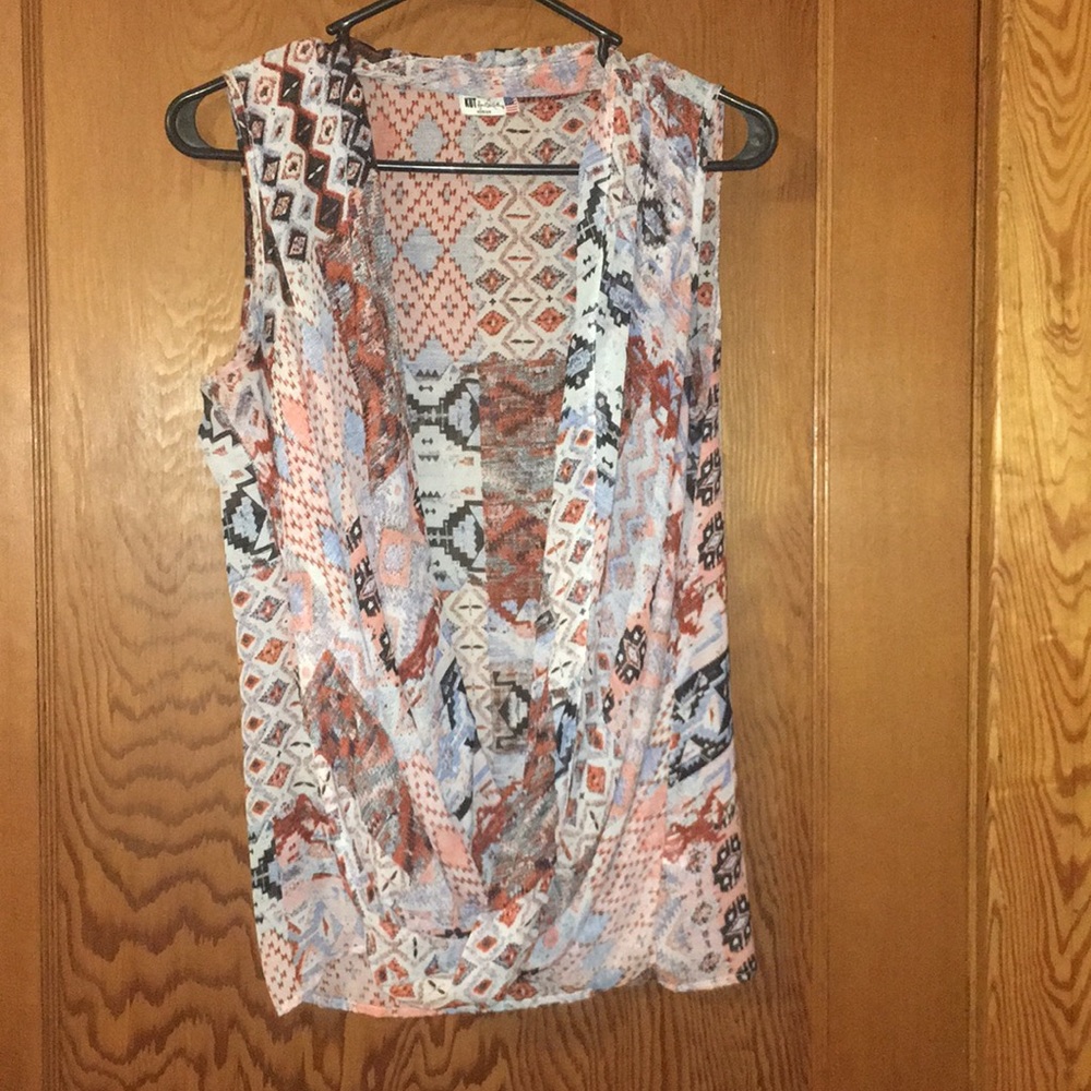 Blouse with scoop neck